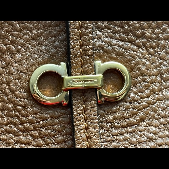 Authentic Salvatore ferragamo - Picture 4 of 14